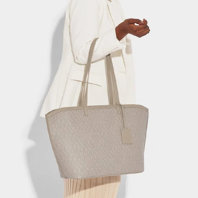 Faux Fur - Trimmed Tote Bag in White for a Cozy Winter LookSignature Tote Bag - Taupe