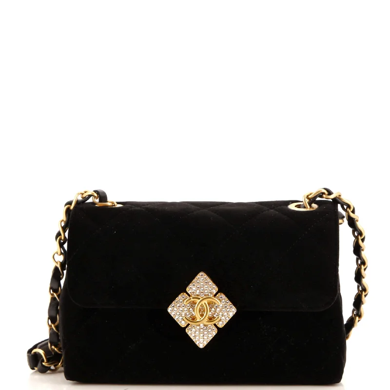 Shoulder Bag with Chain Strap in Silver for a Trendy AppearanceDiamond Lock CC Flap Bag Quilted Velvet with Crystals Mini Shoulder Bag with Chain Strap in Silver for a Trendy AppearanceDiamond Lock CC Flap Bag Quilted Velvet with Crystals Mini