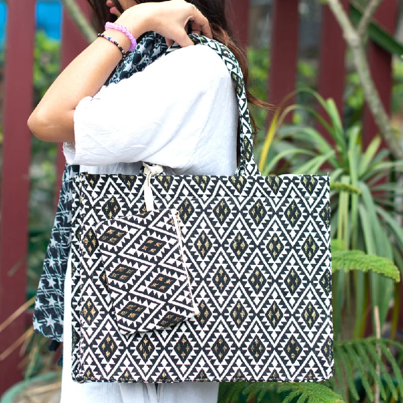 Women's Printed Tote Bag in Floral Patterns for a Spring - Themed Shopping TripMultipattern Jacquard Box Style Tote bag Women's Printed Tote Bag in Floral Patterns for a Spring - Themed Shopping TripMultipattern Jacquard Box Style Tote bag