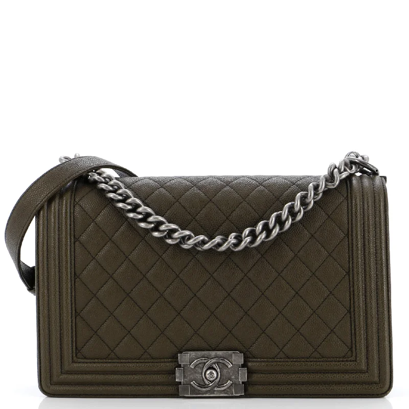 Leather Shoulder Bag with Magnetic Closure in Black for Quick AccessSo Black Boy Flap Bag Quilted Caviar New Medium Leather Shoulder Bag with Magnetic Closure in Black for Quick AccessSo Black Boy Flap Bag Quilted Caviar New Medium