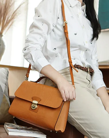 Canvas and Leather Combo Shoulder Bag in Tan for a Rustic LookVintage Womens Tan Leather Doctor Handbags Shoulder Purses Tan Doctor Purses for Women