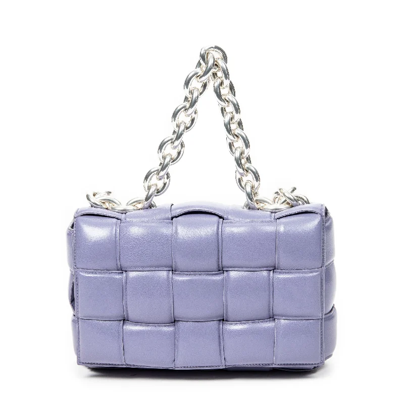Quilted Leather Crossbody Bag in Cream for a Classic and Elegant AppearanceThe Chain Cassette